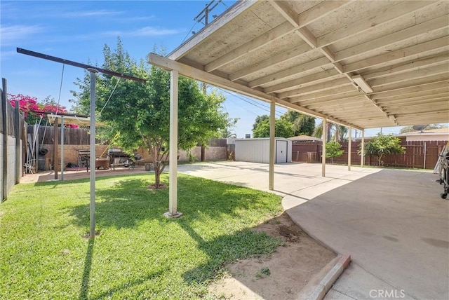 155 N Acacia Ave, Rialto, CA 92376 - view of yard featuring a patio