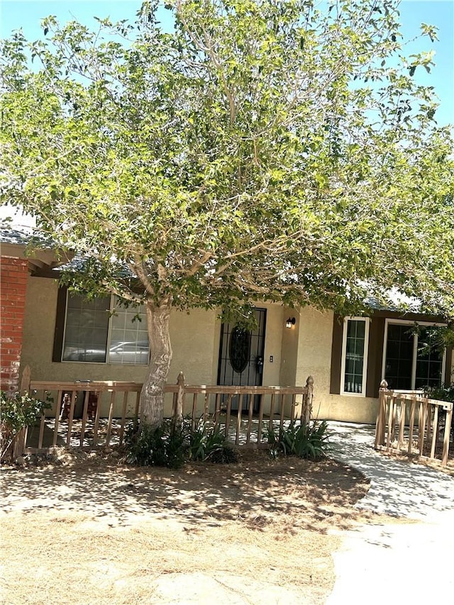 20826 Otowi Rd, Apple Valley, CA 92308 - view of front facade with stucco siding