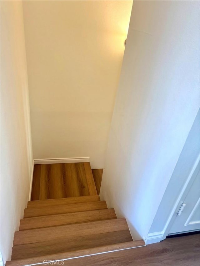 684 E Lee Pl, Azusa, CA 91702 - photo 4