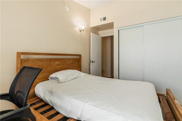 1126 W W Ave H6, Lancaster, CA 93534 - bedroom featuring a closet