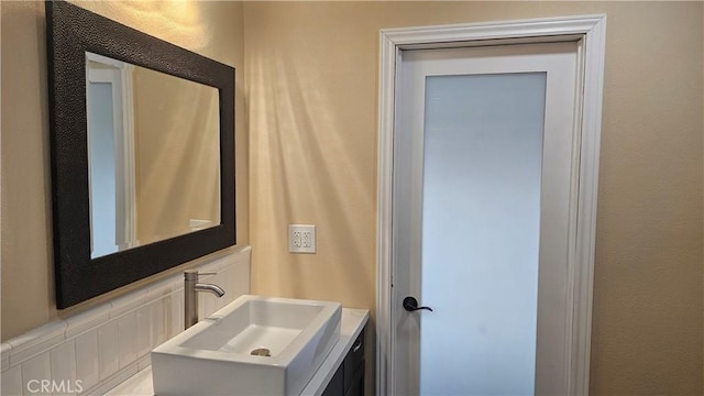 42269 Whittier Ave, Hemet, CA 92544 - bathroom featuring vanity
