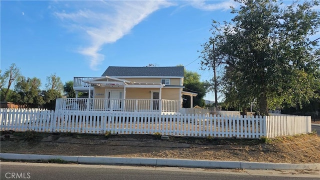 42269 Whittier Ave, Hemet, CA 92544 - view of front of home with a fenced front yard and a porch