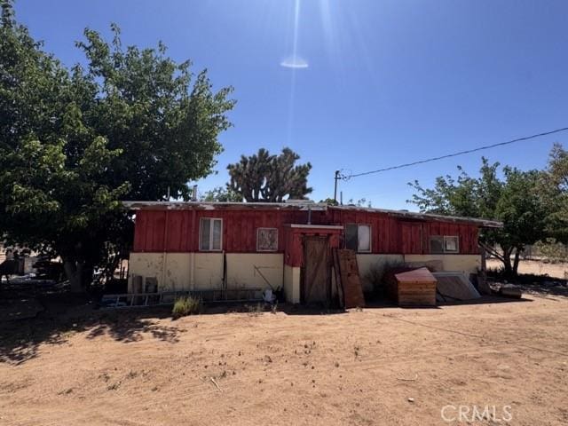 1676 Avalon Ave, Yucca Valley, CA 92284 - exterior space