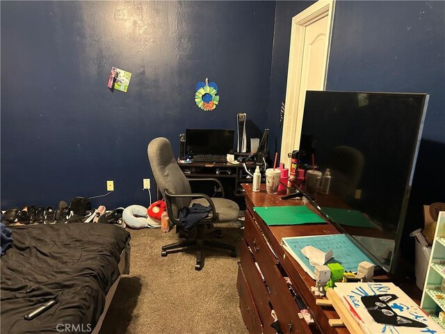 5825 Sky Lakes Ave, Bakersfield, CA 93313 - carpeted bedroom featuring an office area