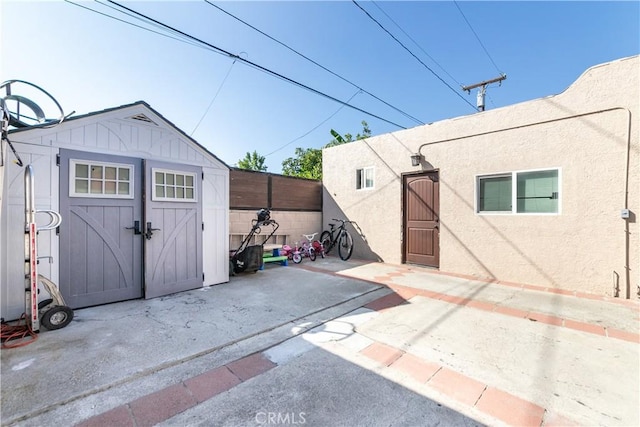921 N Brand Blvd, San Fernando, CA 91340 - view of patio / terrace featuring a shed