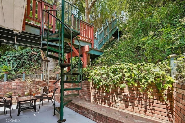 2735 Lytelle Pl, Los Angeles, CA 90065 - photo 13