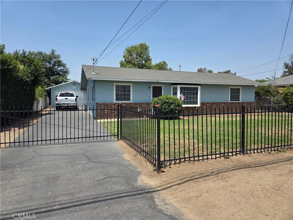 4249 Lindsay St, Jurupa Valley, CA 92509 - photo 1