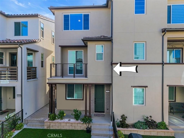 332 Gelding Way, Rancho Mission Viejo, CA 92694 - multi unit property featuring stucco siding and a balcony