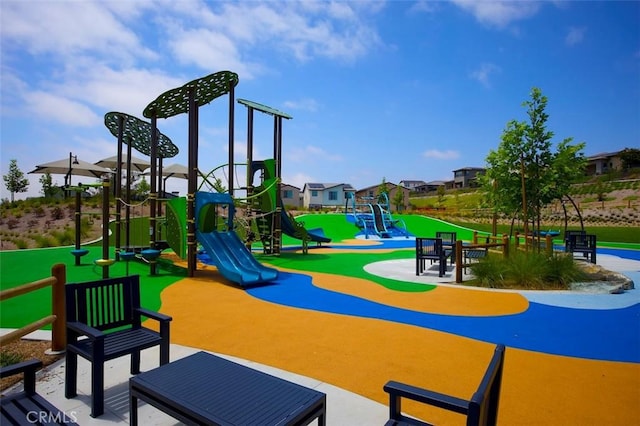 332 Gelding Way, Rancho Mission Viejo, CA 92694 - community play area with a residential view