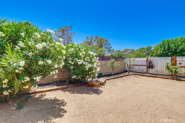 2846 Nandina Dr, Palmdale, CA 93550 - view of fenced backyard