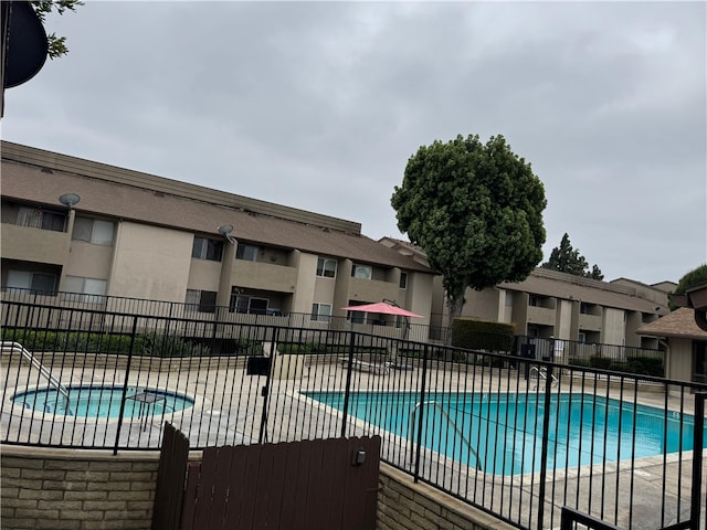 278 N Wilshire Ave Unit B21, Anaheim, CA 92801 - view of community pool