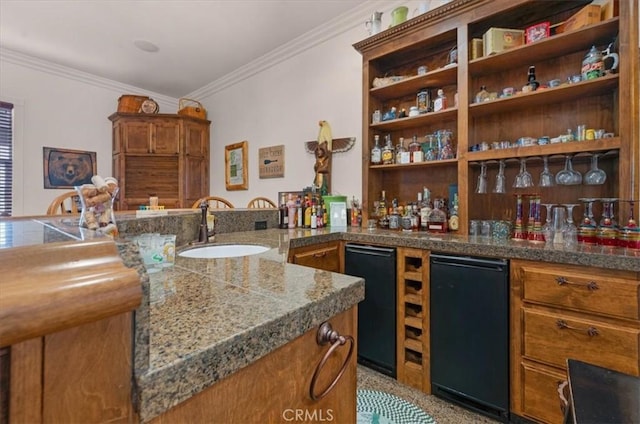 8401 Mayer Ave, Bakersfield, CA 93314 - indoor wet bar with ornamental molding