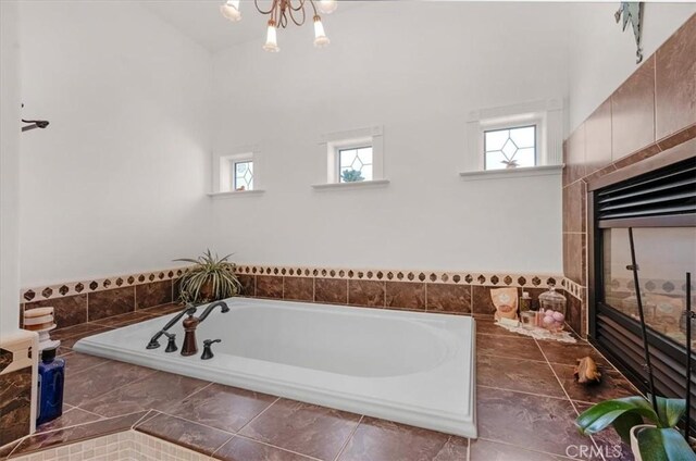 8401 Mayer Ave, Bakersfield, CA 93314 - full bath with a garden tub and healthy amount of natural light