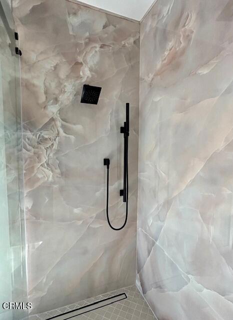 845 Rollin St, South Pasadena, CA 91030 - full bath with a marble finish shower