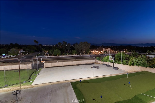 1042 Coronet Dr, Riverside, CA 92506 - view of property's community featuring a putting green
