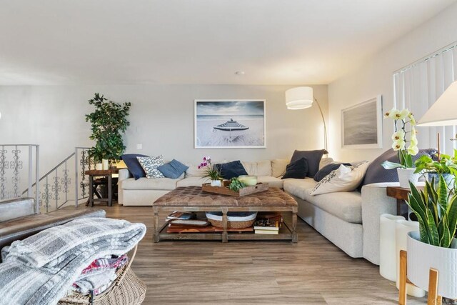 245355 Newcastle Ave, Cardiff By The Sea, CA 92007 - living area featuring wood finished floors
