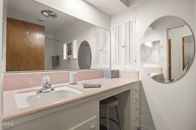 406 Santa Ana St, Ojai, CA 93023 - bathroom featuring vanity