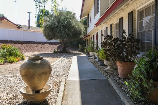 5295 Bronson Way, Riverside, CA 92506 - view of yard