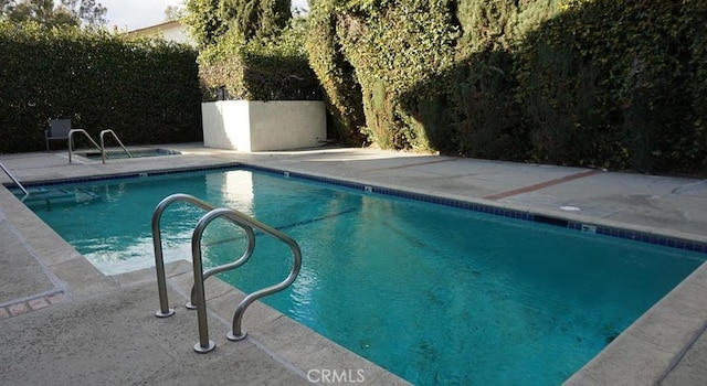 13080 Dronfield Ave Unit 80, Sylmar, CA 91342 - view of pool