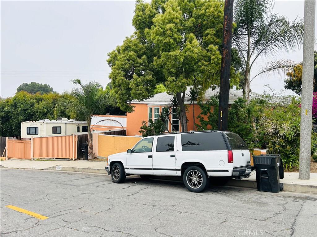 8415 W Blvd, Inglewood, CA 90305 - photo 1