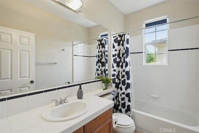 26860 Chaucer Pl, Stevenson Ranch, CA 91381 - bathroom with vanity and shower / tub combo with curtain