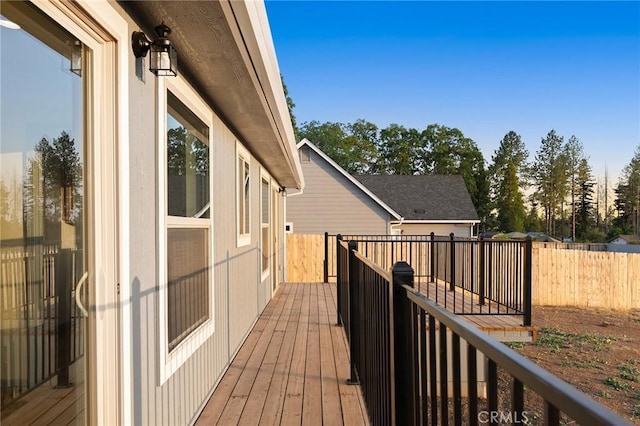 8412 Montna Dr, Paradise, CA 95969 - wooden deck with a fenced backyard