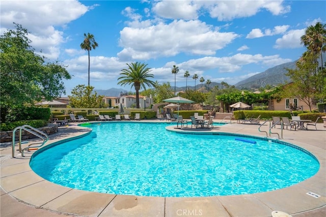 632 Hartwell Ct, Altadena, CA 91001 - community pool featuring a mountain view and a patio