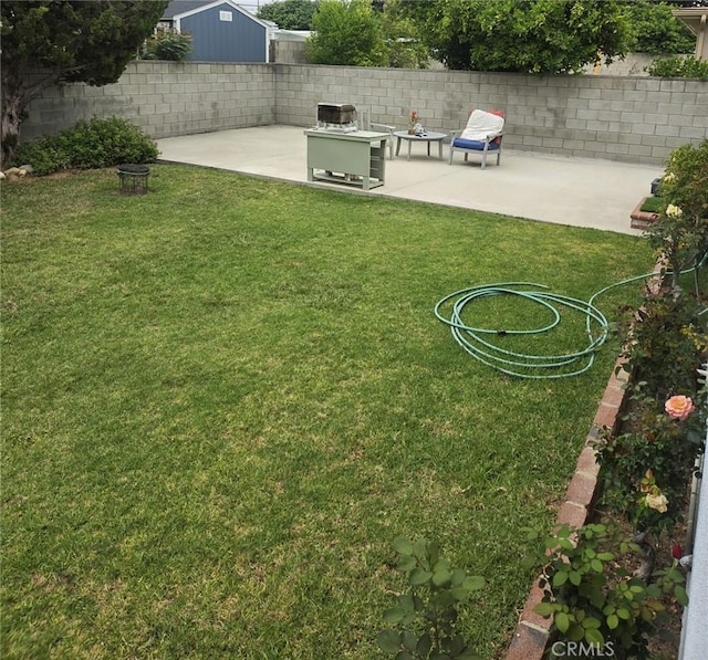 20450 Bassett St, Winnetka, CA 91306 - view of yard with a patio area