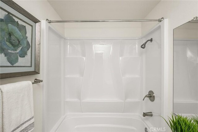 38 Woodleaf, Irvine, CA 92614 - bathroom featuring bathing tub / shower combination