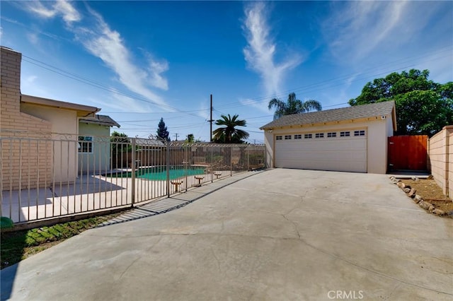 1333 E Tudor St, Covina, CA 91724 - view of swimming pool featuring an outdoor structure