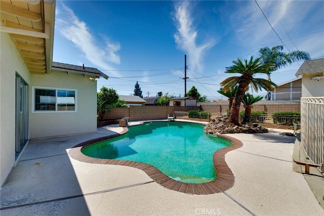 1333 E Tudor St, Covina, CA 91724 - view of pool featuring a patio area and a fenced backyard