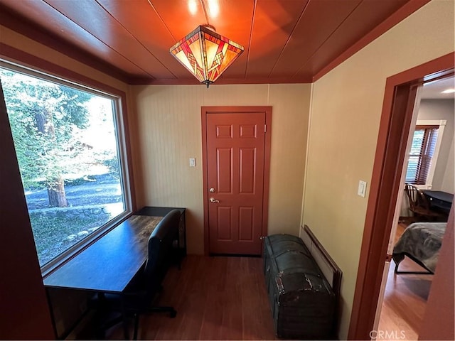 41379 Rainbow Ln, Forest Falls, CA 92339 - entrance foyer featuring wood finished floors