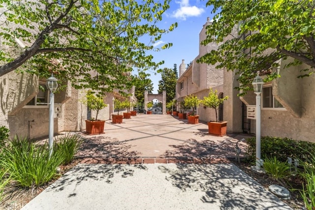 5401 Zelzah Ave Unit 114, Encino, CA 91316 - surrounding community featuring a patio