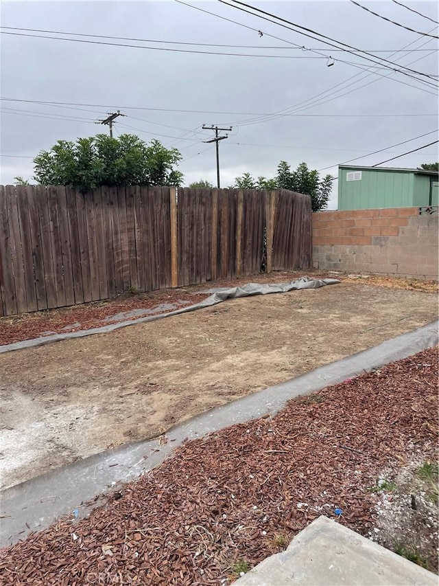 764 E Turmont St, Carson, CA 90746 - view of yard