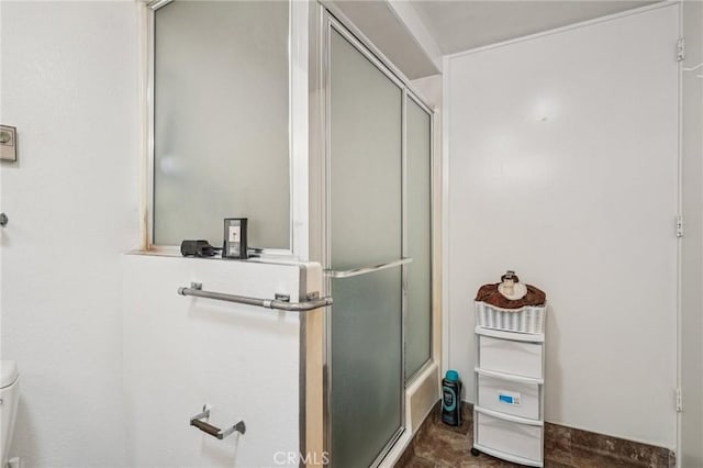 1181 Oakmont Rd Unit 197H, Seal Beach, CA 90740 - full bath with an enclosed shower and toilet