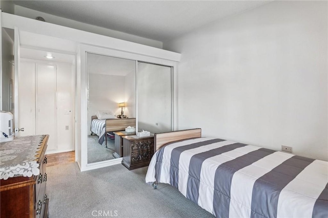 1181 Oakmont Rd Unit 197H, Seal Beach, CA 90740 - bedroom featuring carpet and a closet