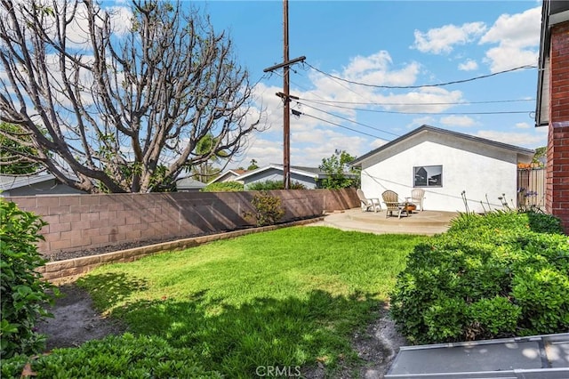 229 W Hacienda Dr, Corona, CA 92882 - fenced backyard with a patio