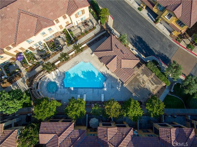 8022 Cresta Bella Rd, Rancho Cucamonga, CA 91730 - bird's eye view of a pool area