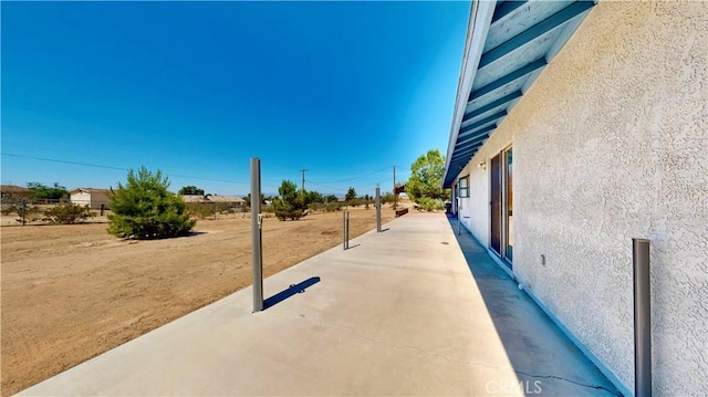 19171 Carlisle Rd, Apple Valley, CA 92307 - view of patio / terrace