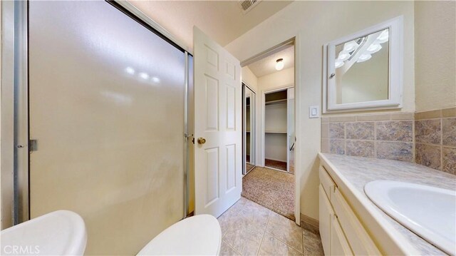 19171 Carlisle Rd, Apple Valley, CA 92307 - bathroom featuring vanity and tile patterned floors