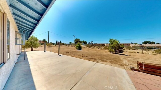 19171 Carlisle Rd, Apple Valley, CA 92307 - view of patio / terrace