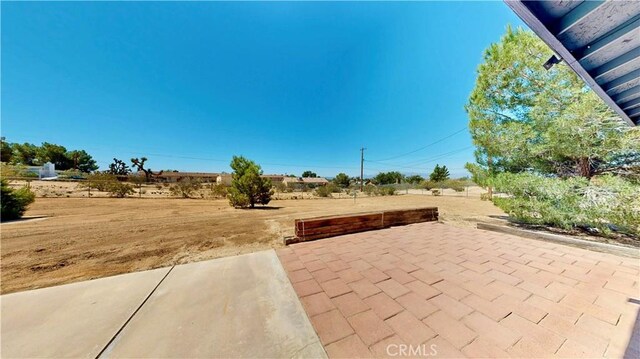 19171 Carlisle Rd, Apple Valley, CA 92307 - view of patio