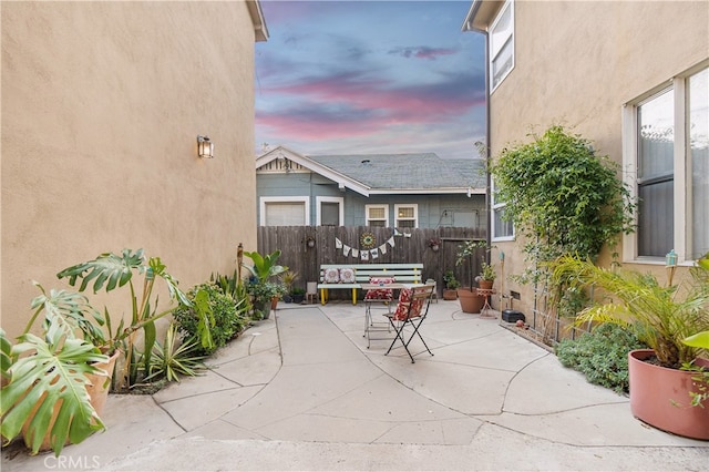 2135 E Florida St Unit 2, Long Beach, CA 90814 - patio terrace at dusk featuring a patio