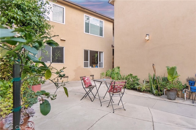 2135 E Florida St Unit 2, Long Beach, CA 90814 - view of patio / terrace with outdoor dining space