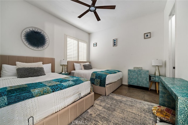 43875 Spiaggia Pl, Indio, CA 92203 - tiled bedroom with a ceiling fan