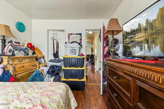 656 W Hemlock St, Port Hueneme, CA 93041 - bedroom featuring dark wood-style floors