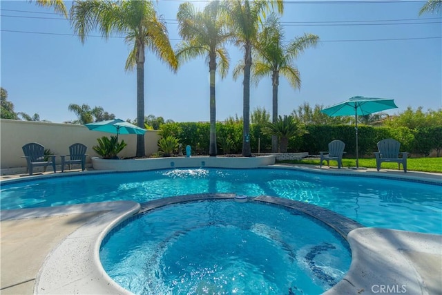 30528 Covecrest Cir, Menifee, CA 92584 - view of swimming pool with a pool with connected hot tub and a fenced backyard