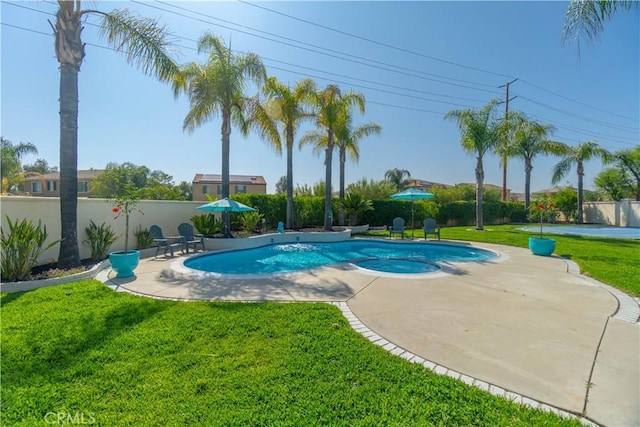 30528 Covecrest Cir, Menifee, CA 92584 - view of swimming pool with a patio and a pool with connected hot tub