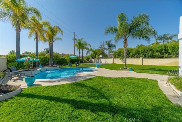30528 Covecrest Cir, Menifee, CA 92584 - view of pool