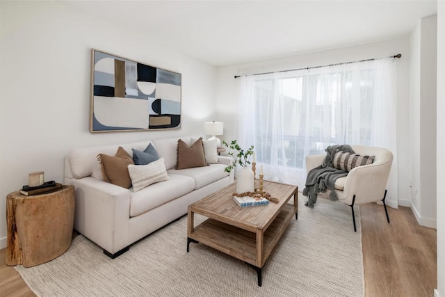 13754 Mango Dr Unit 111, Del Mar, CA 92014 - living area featuring light wood-style flooring